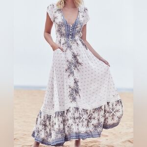 Jaase Blue and Cream Floral Maxi Dress